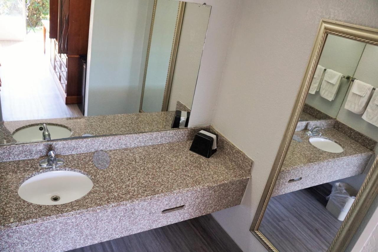 Hotel Elev8 Conroe Zewnętrze zdjęcie