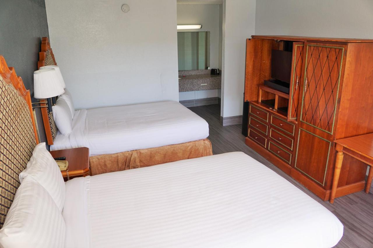Hotel Elev8 Conroe Zewnętrze zdjęcie