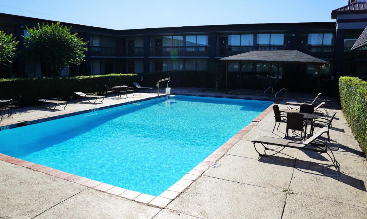 Hotel Elev8 Conroe Zewnętrze zdjęcie