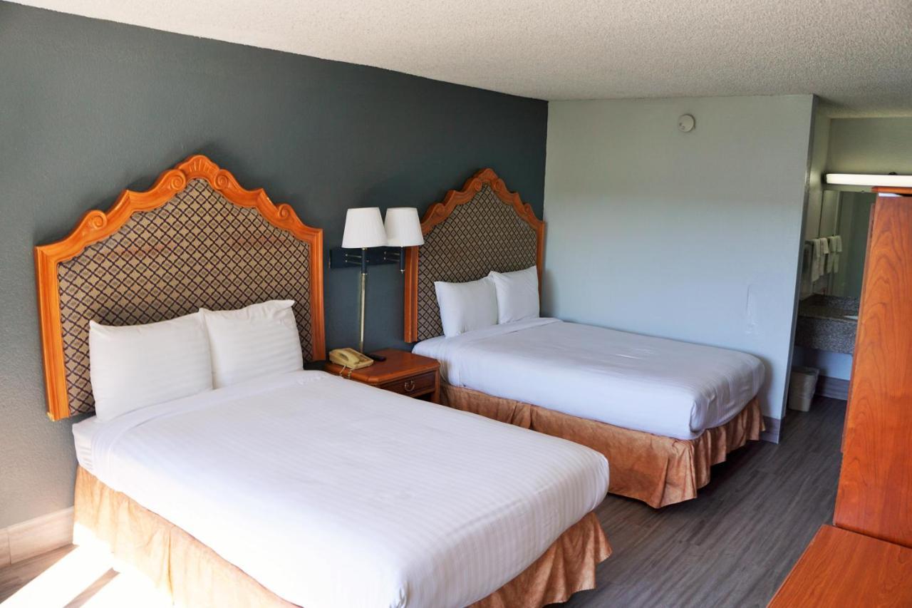 Hotel Elev8 Conroe Zewnętrze zdjęcie