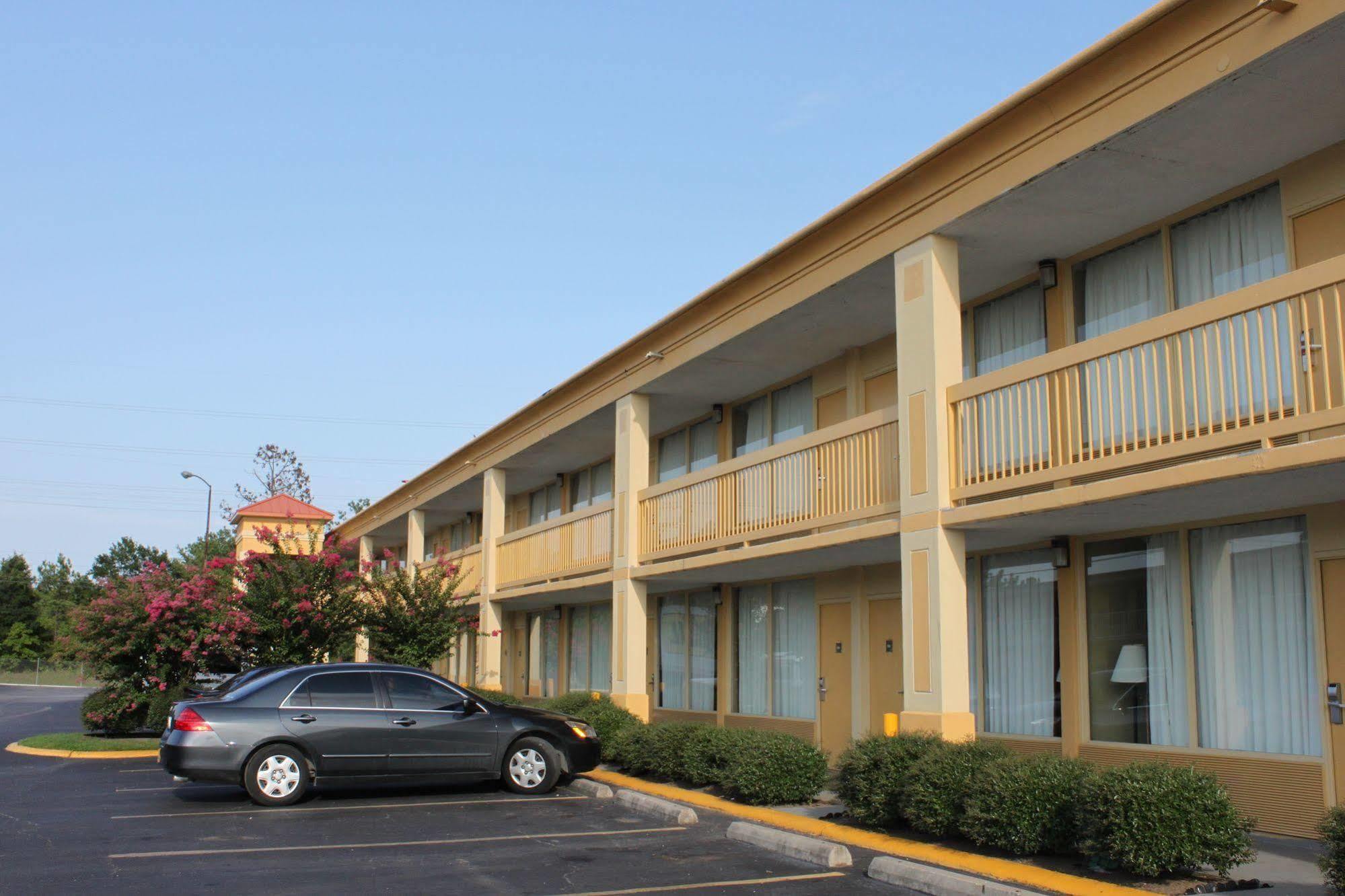 Hotel Elev8 Conroe Zewnętrze zdjęcie