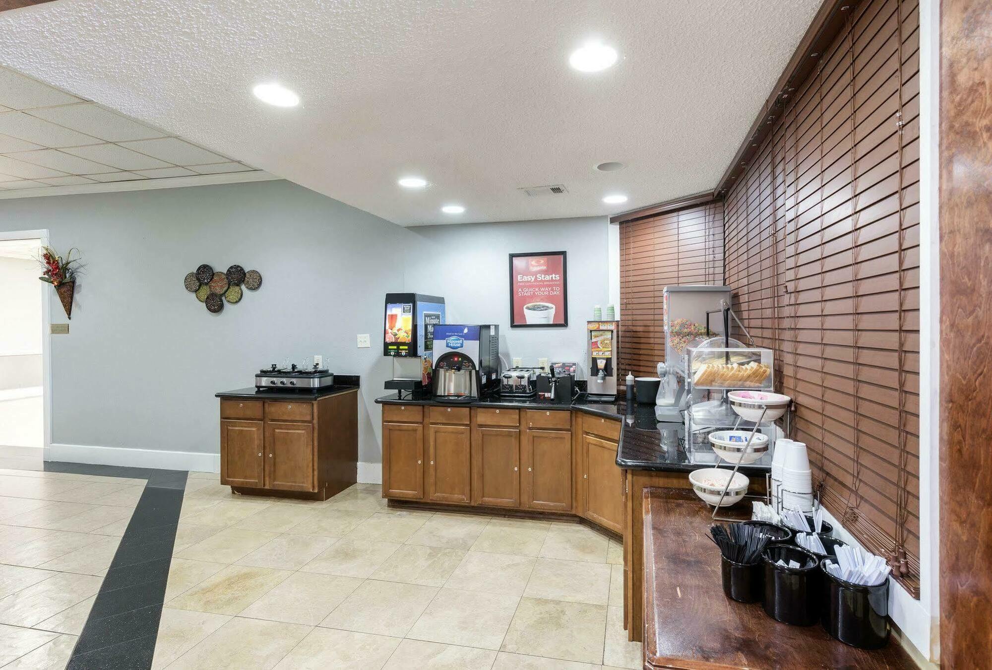 Hotel Elev8 Conroe Zewnętrze zdjęcie