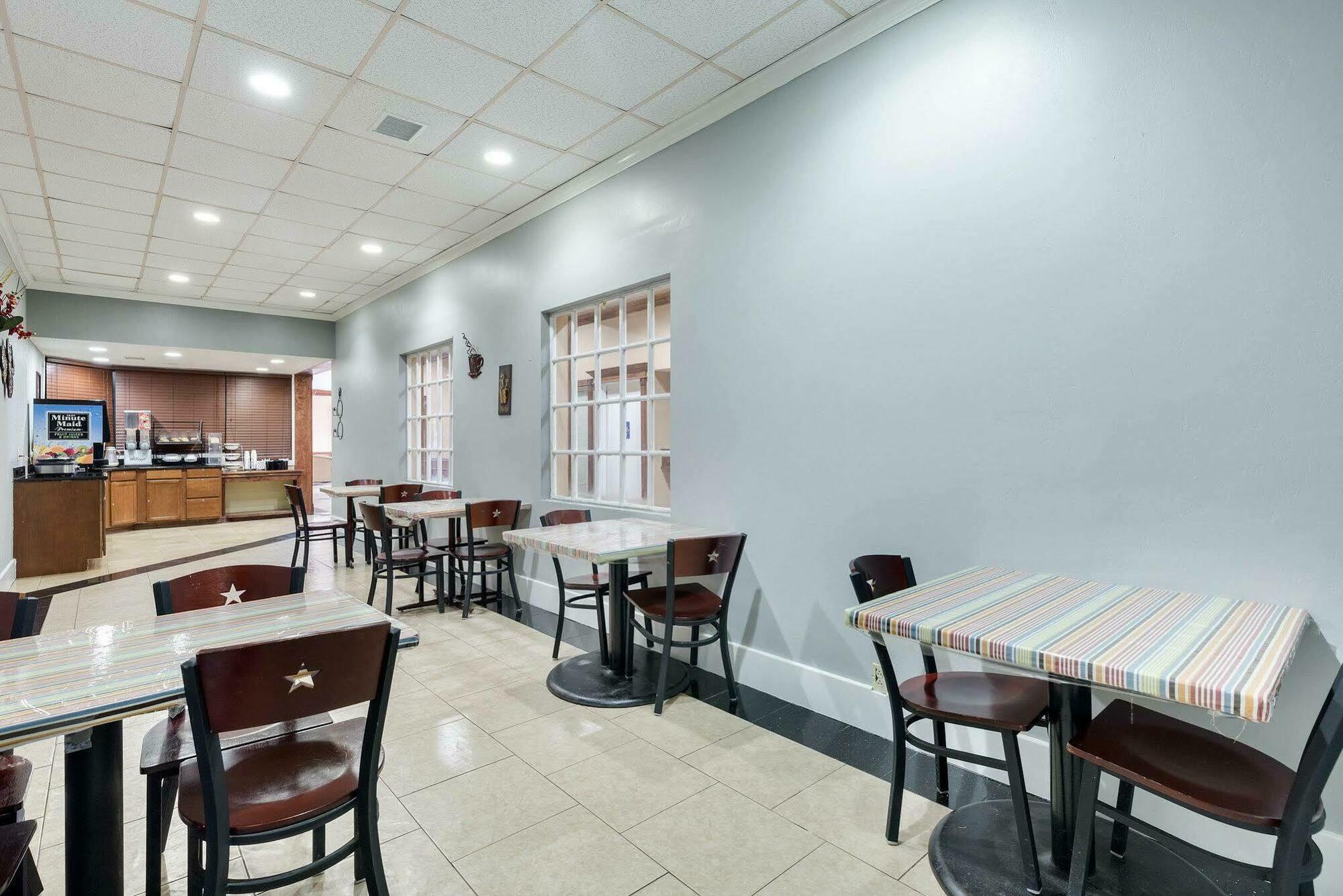 Hotel Elev8 Conroe Zewnętrze zdjęcie