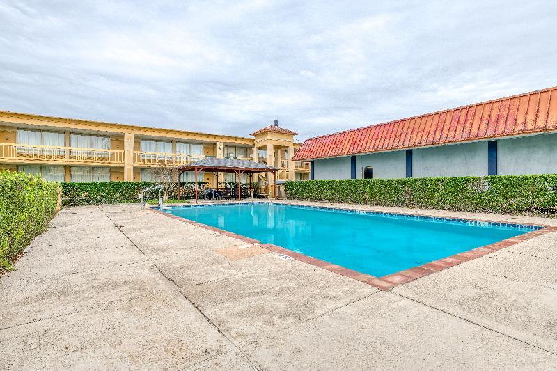 Hotel Elev8 Conroe Zewnętrze zdjęcie